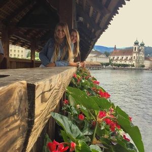 Meet your Posher, Emily